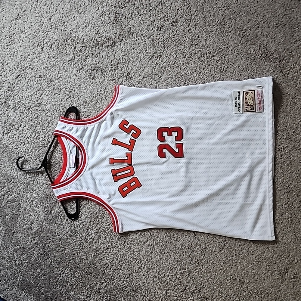 Mitchell & Ness Michael Jordan 1984-1985 Chicago Bulls Jersey